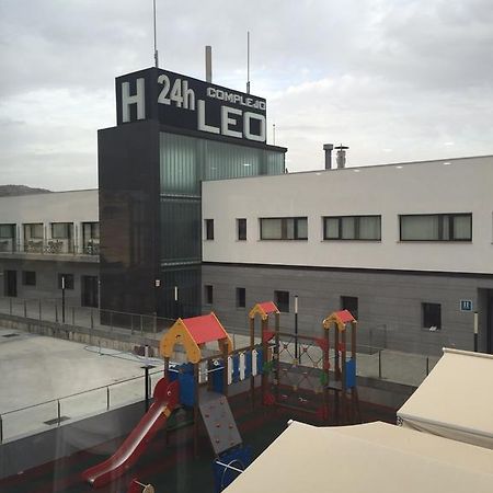 Complejo Leo 24H Hotel Монестерио Екстериор снимка