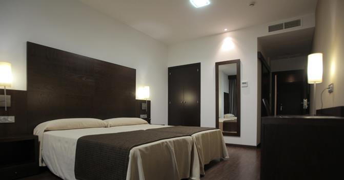 Complejo Leo 24H Hotel Монестерио Стая снимка