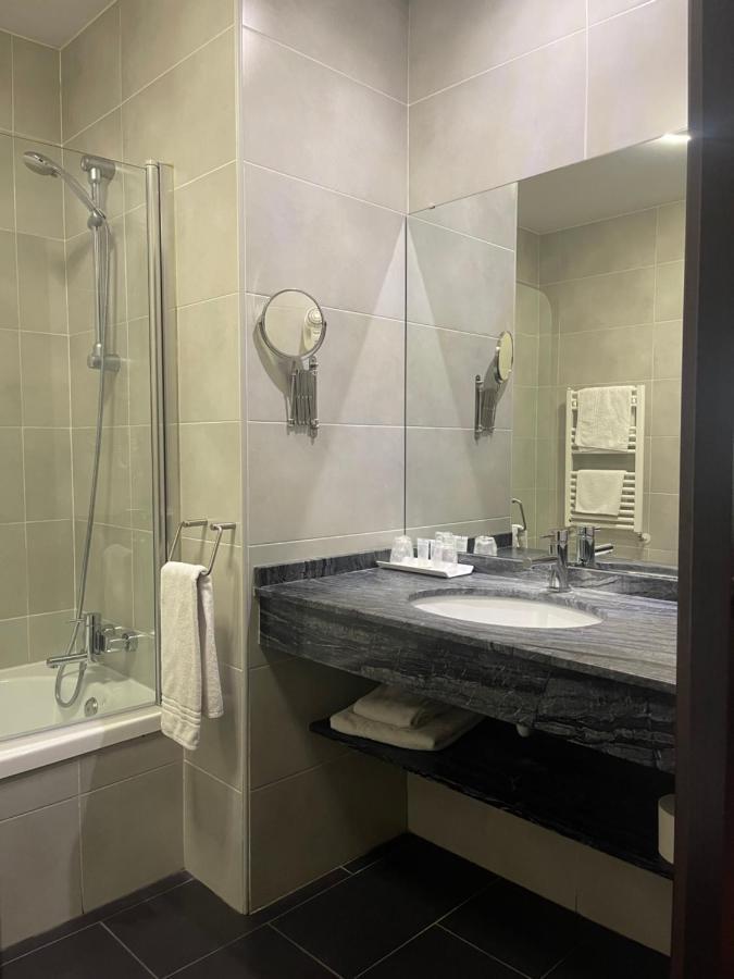 Complejo Leo 24H Hotel Монестерио Екстериор снимка