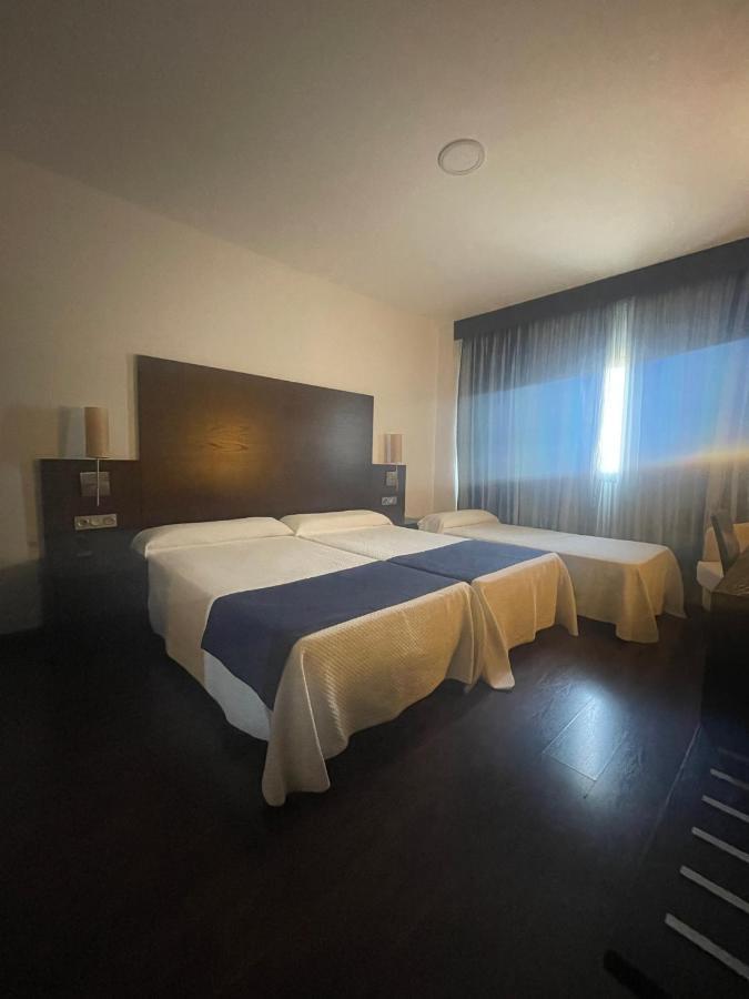 Complejo Leo 24H Hotel Монестерио Екстериор снимка