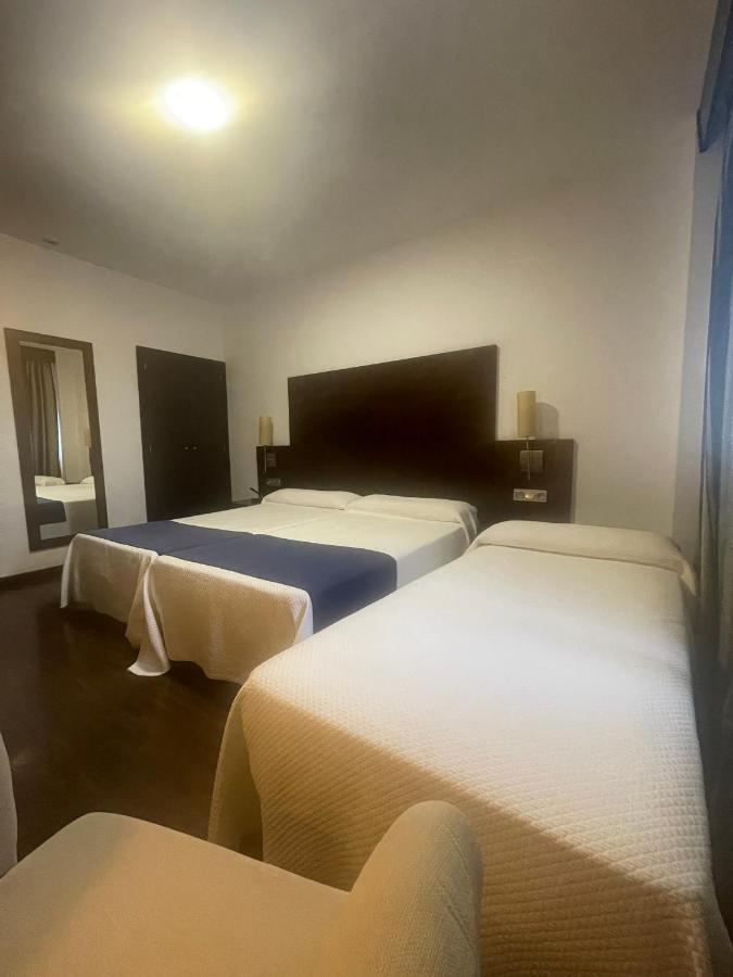 Complejo Leo 24H Hotel Монестерио Екстериор снимка