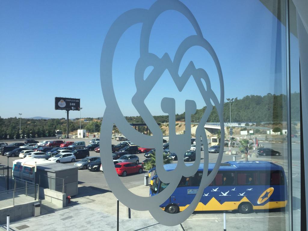 Complejo Leo 24H Hotel Монестерио Екстериор снимка